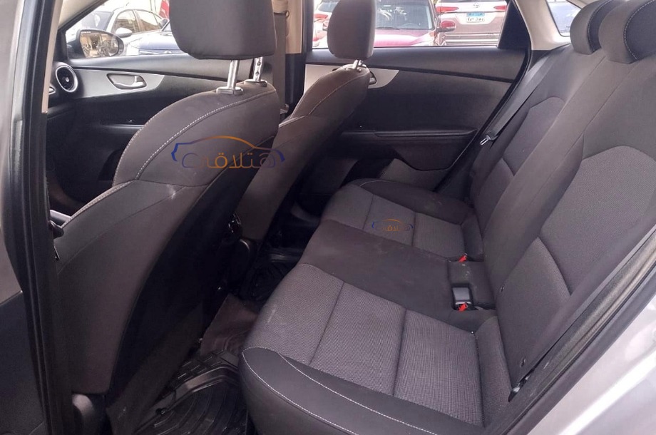 Grand Cerato Kia فضي