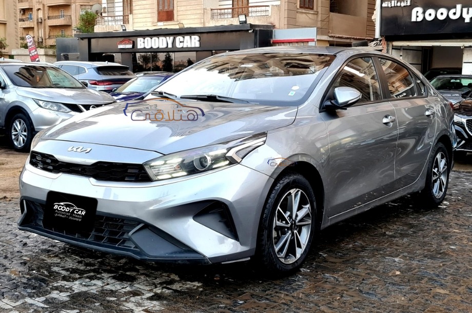 Grand Cerato Kia فضي