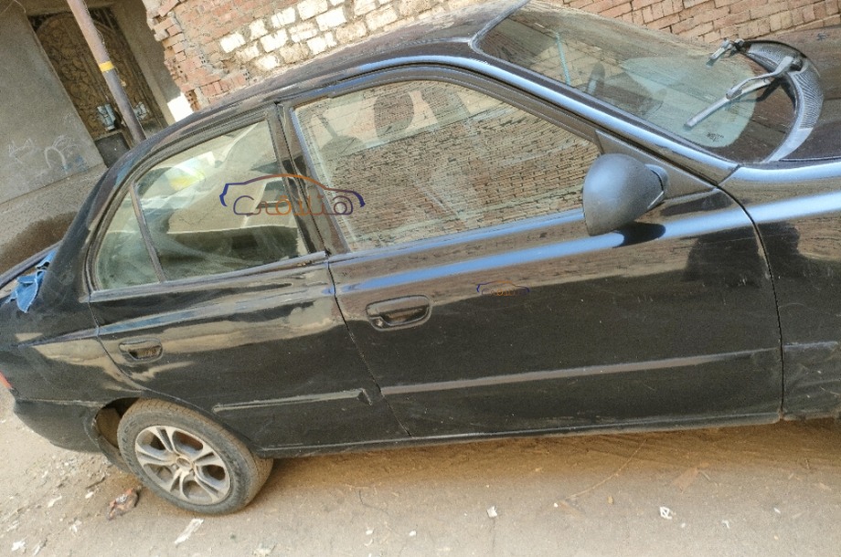 Verna Hyundai أسود