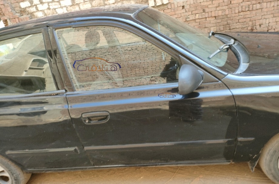 Verna Hyundai أسود