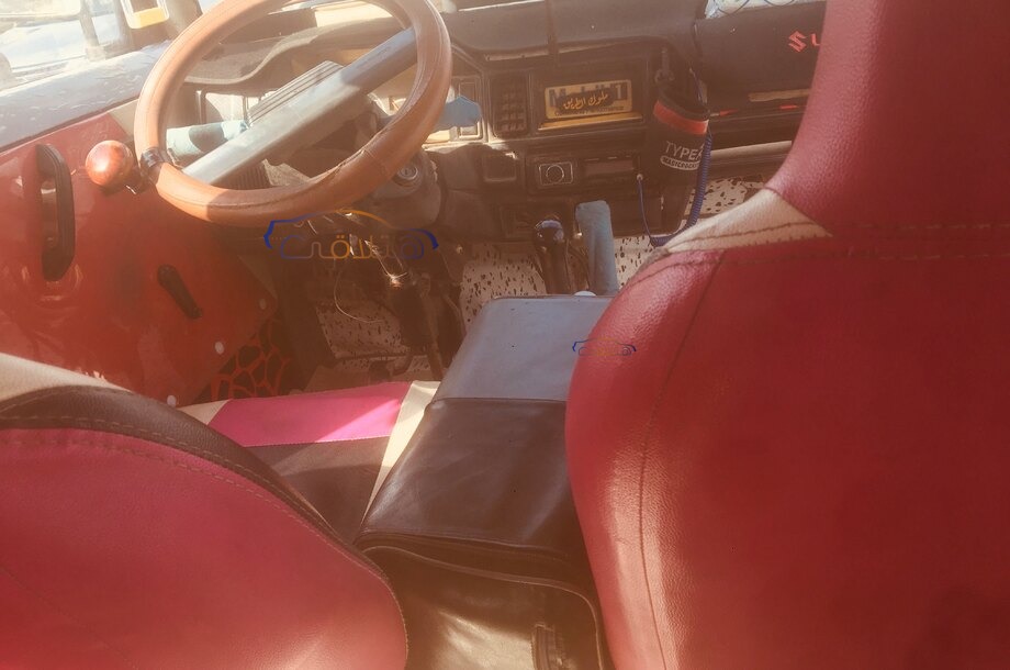 Van Suzuki احمر غامق