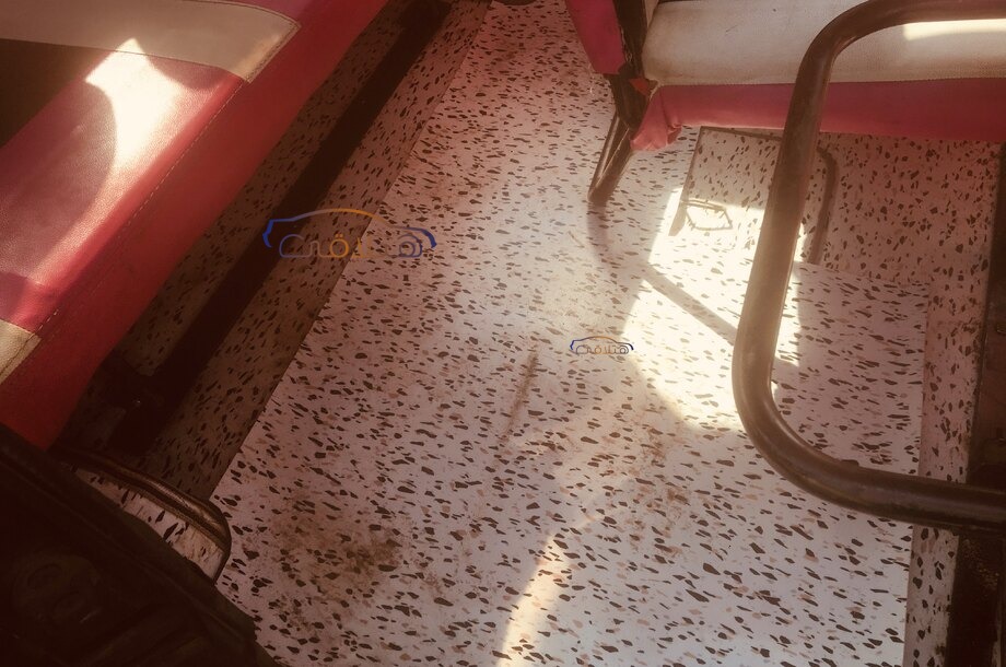 Van Suzuki احمر غامق