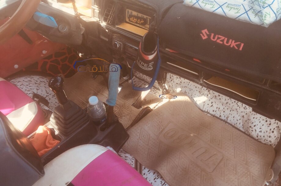 Van Suzuki احمر غامق