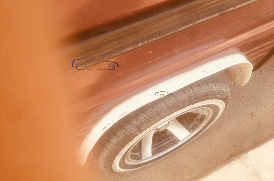 Van Suzuki احمر غامق