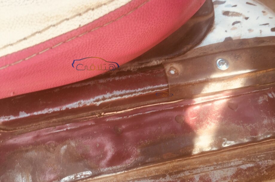 Van Suzuki احمر غامق