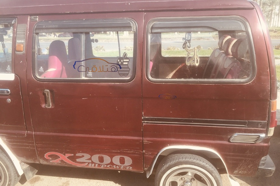 Van Suzuki احمر غامق