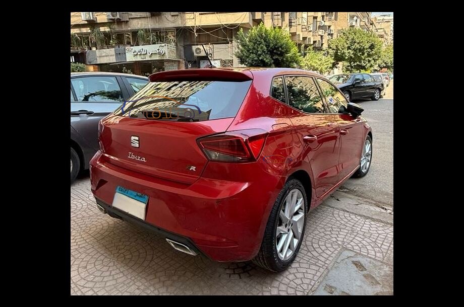 Ibiza Seat احمر