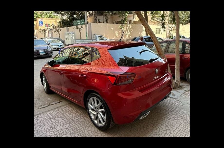 Ibiza Seat احمر
