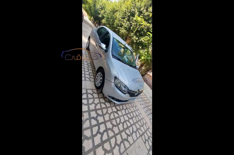 Logan Renault فضي