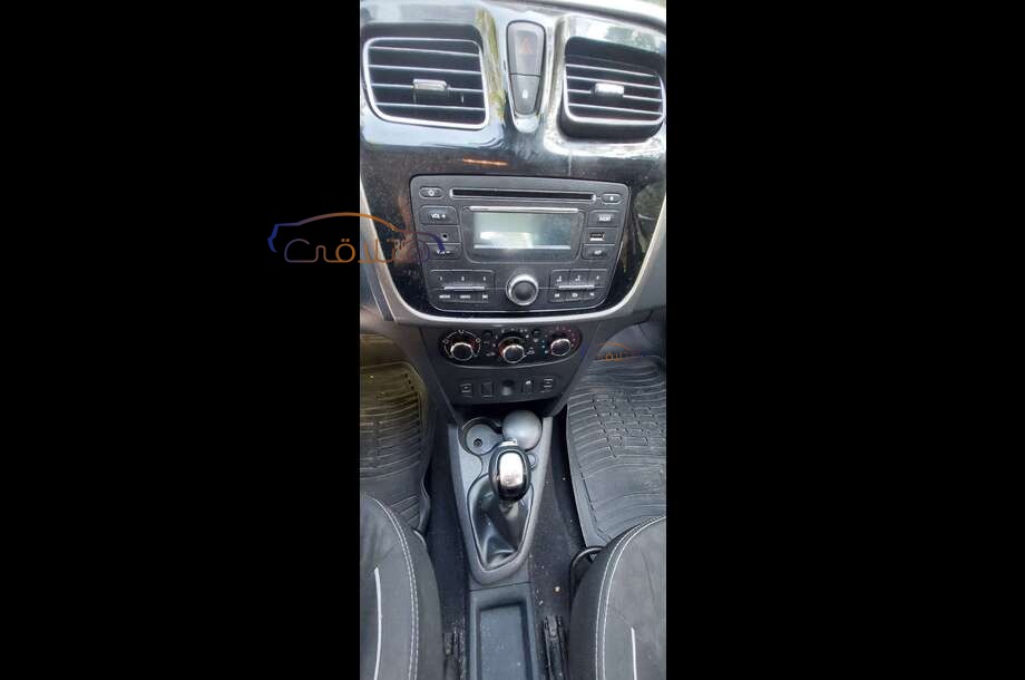 Logan Renault فضي