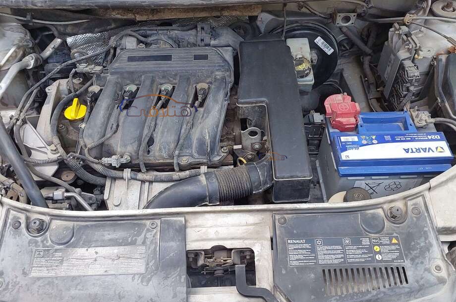 Logan Renault فضي