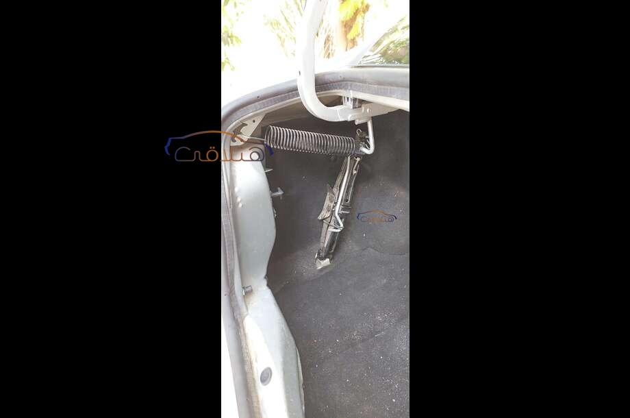 Logan Renault فضي