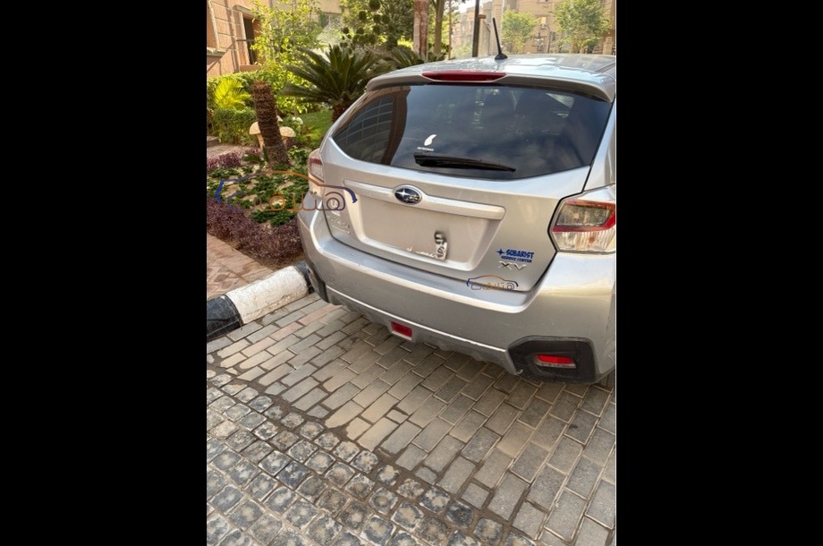 XV Subaru فضي