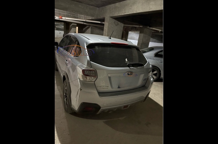 XV Subaru فضي