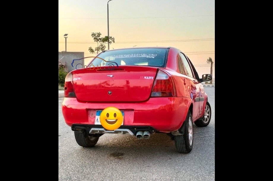 Corsa Opel احمر