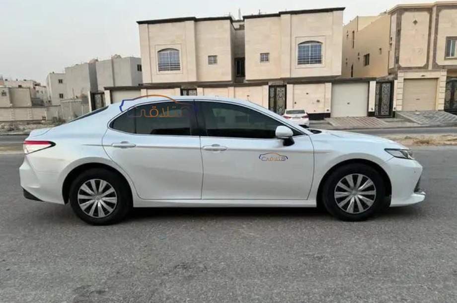 Camry Toyota أبيض