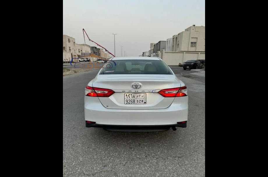 Camry Toyota أبيض
