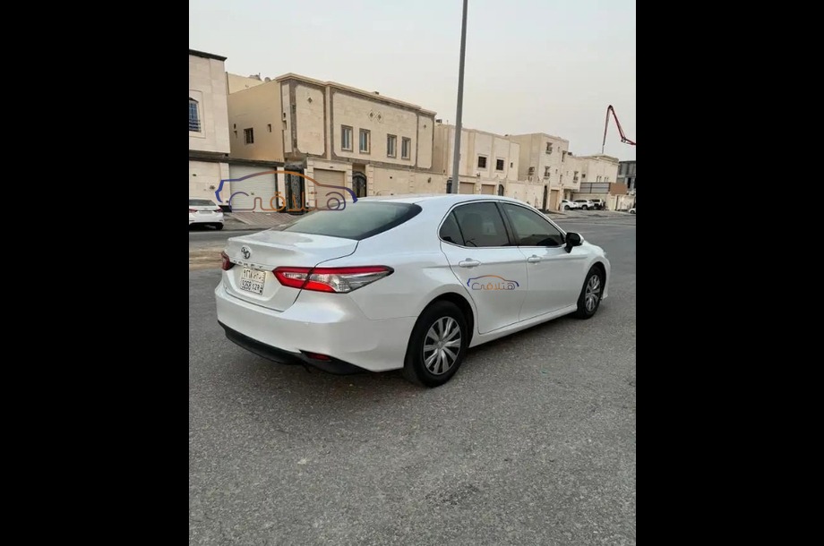 Camry Toyota أبيض