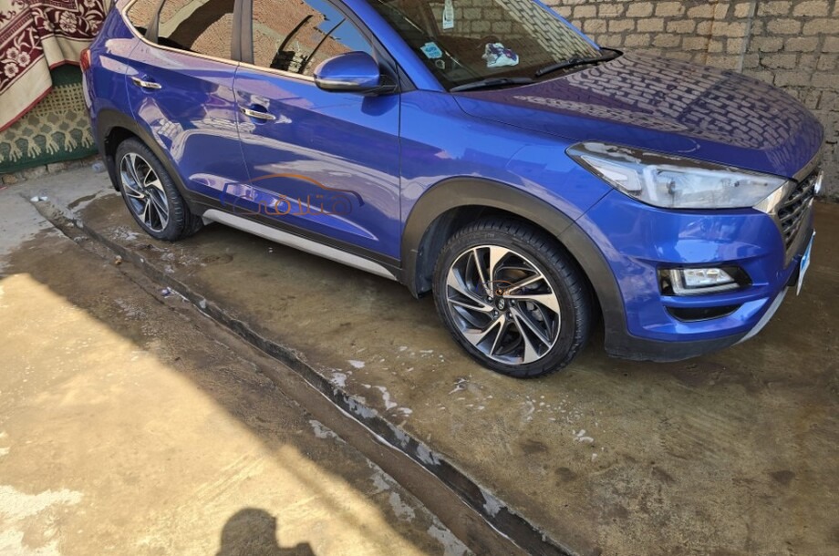 Tucson Hyundai أزرق