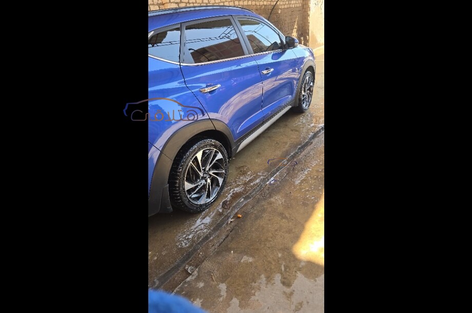 Tucson Hyundai أزرق