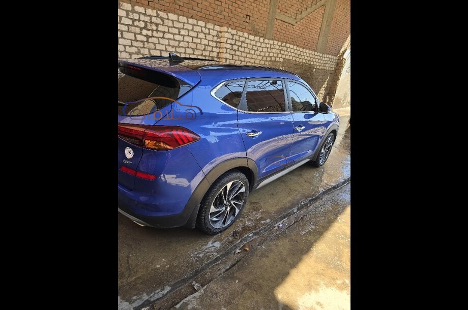 Tucson Hyundai أزرق