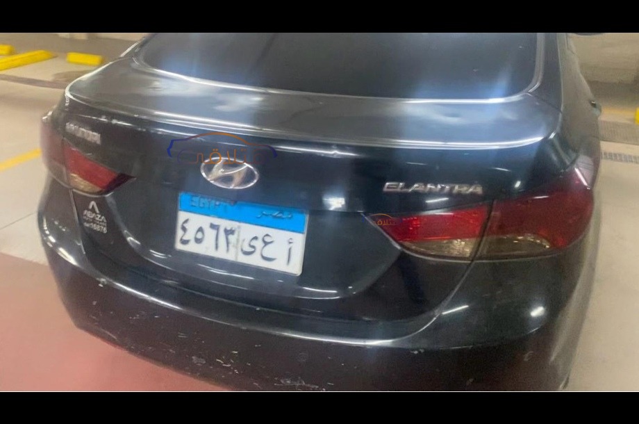 Elantra MD Hyundai أسود
