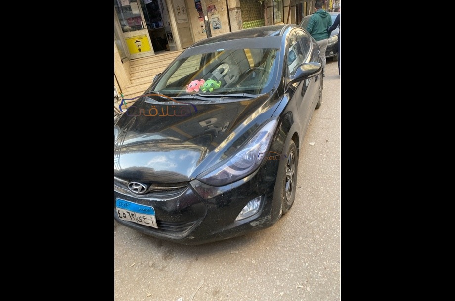 Elantra MD Hyundai أسود