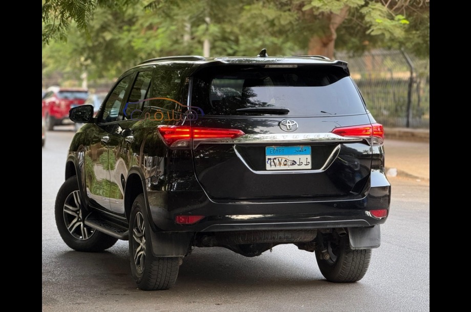 Fortuner Toyota Black