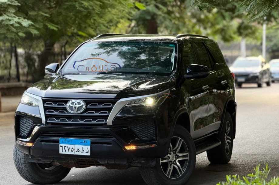Fortuner Toyota Black