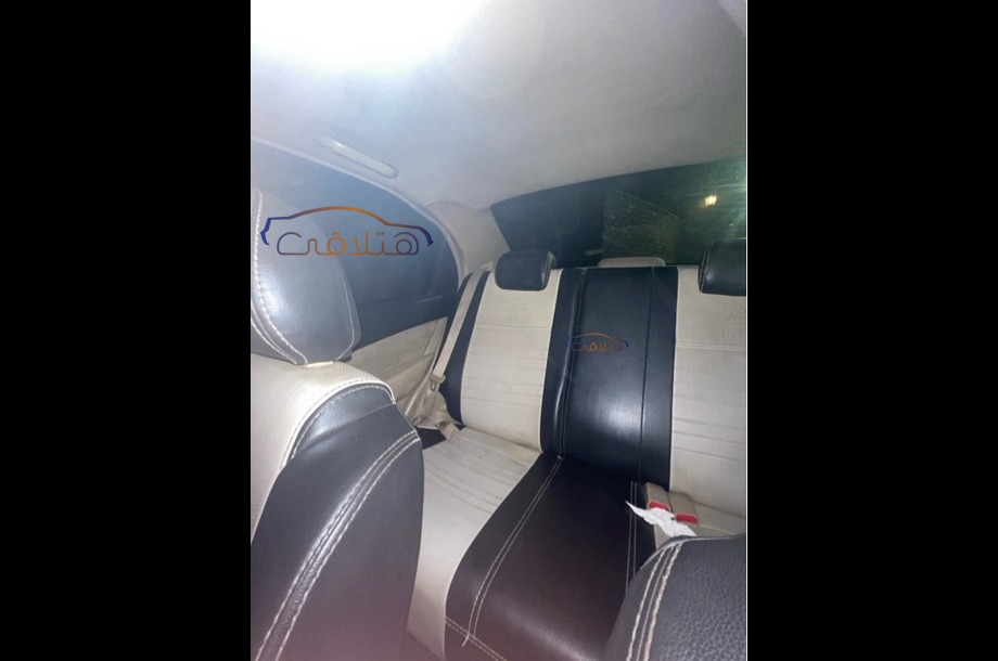 Aveo Chevrolet الأزرق الداكن