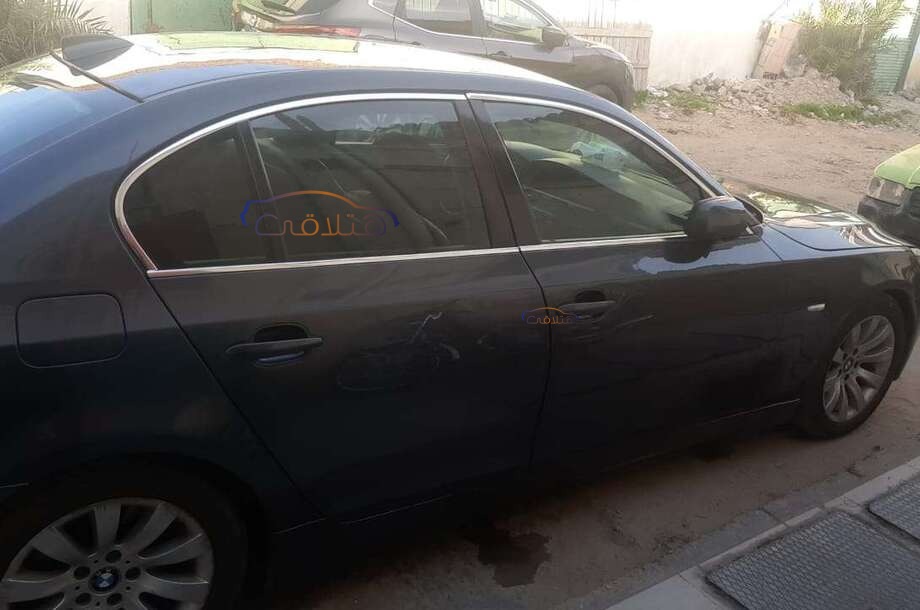523 BMW أسود
