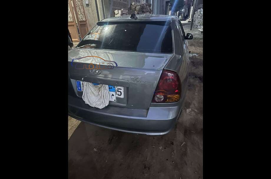 Verna Hyundai رمادي
