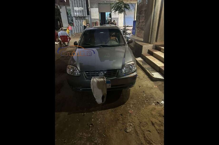 Verna Hyundai رمادي