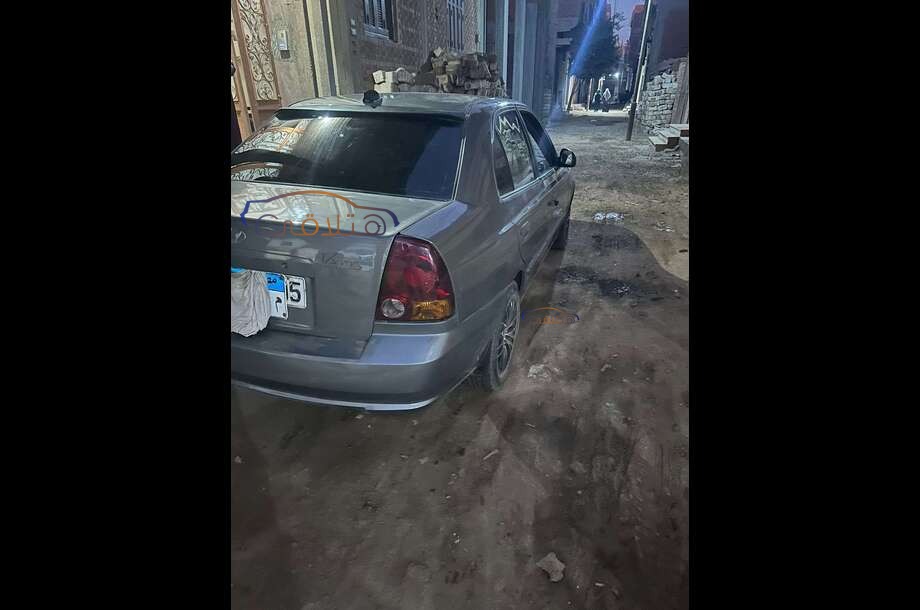 Verna Hyundai رمادي