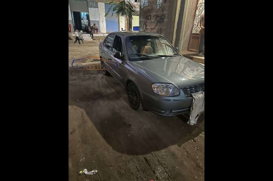 Verna Hyundai رمادي