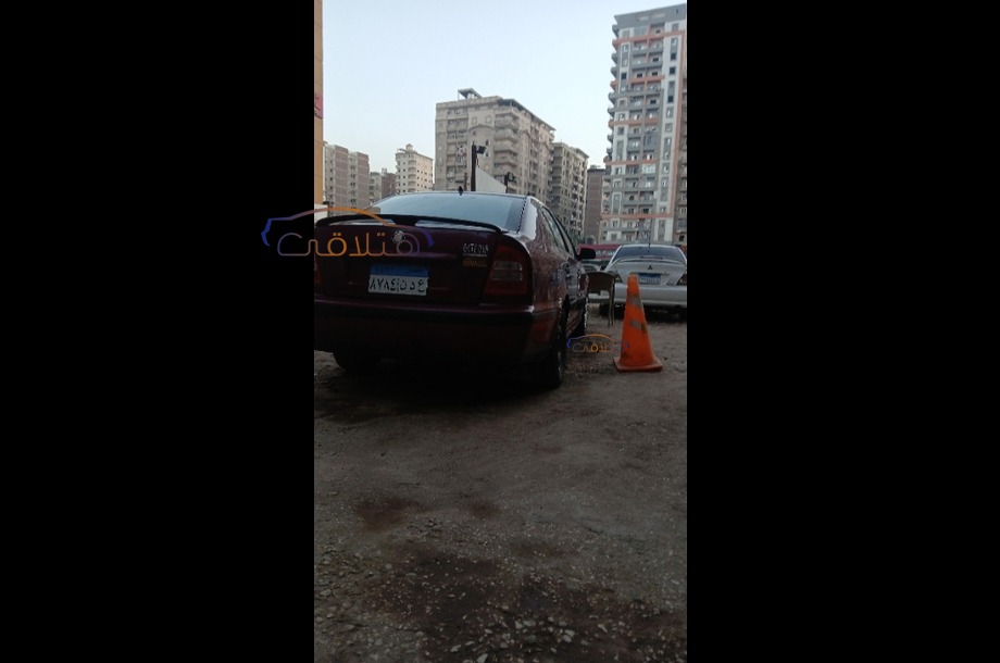 Octavia A4 Skoda احمر غامق