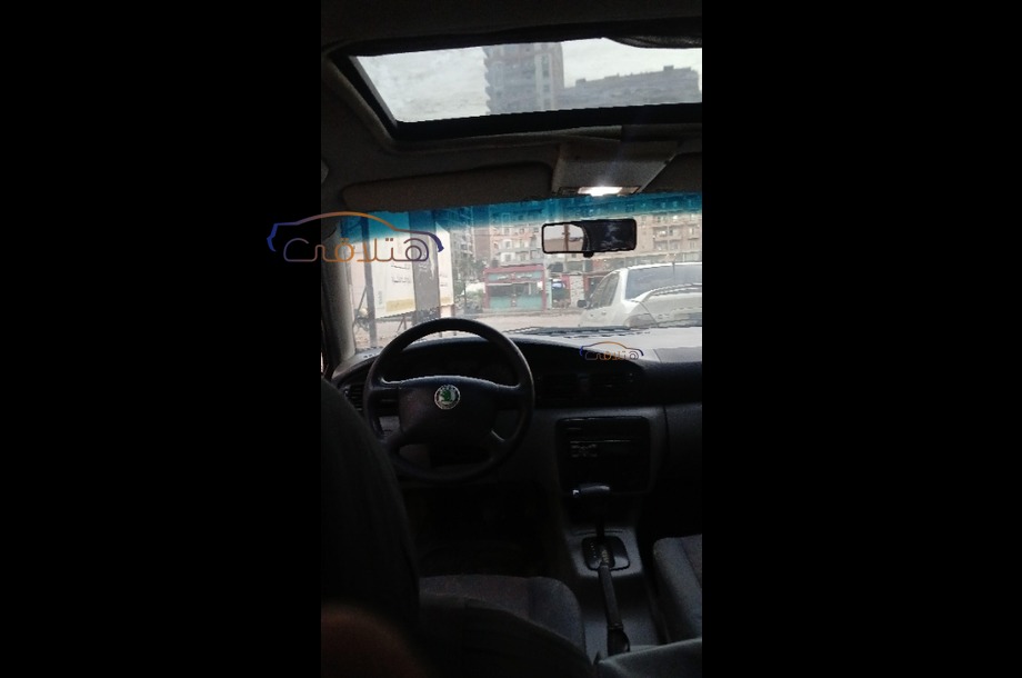 Octavia A4 Skoda احمر غامق