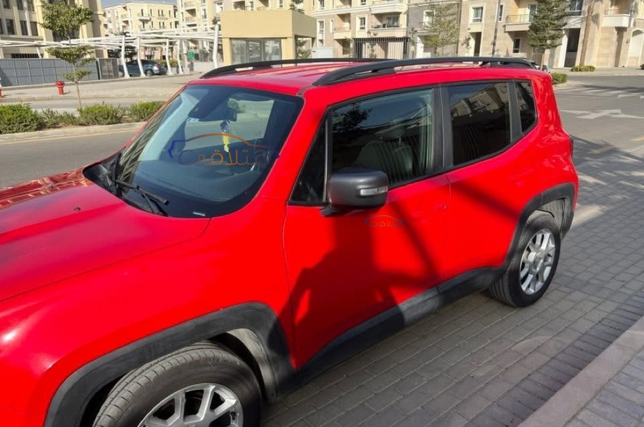 Renegade Jeep احمر