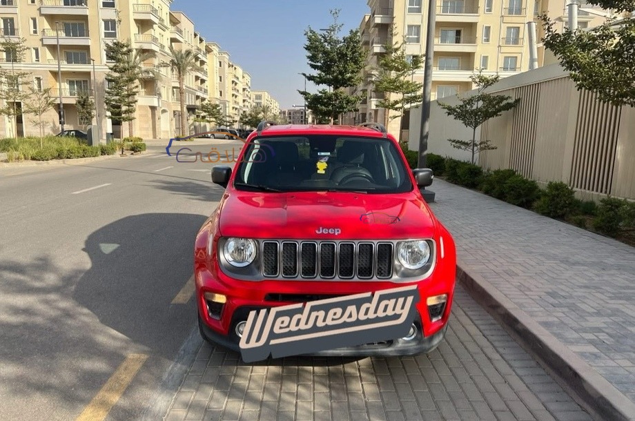 Renegade Jeep احمر
