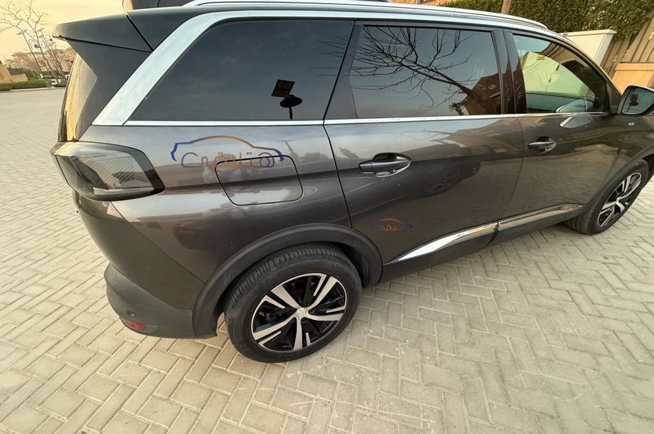 5008 Peugeot فيراني