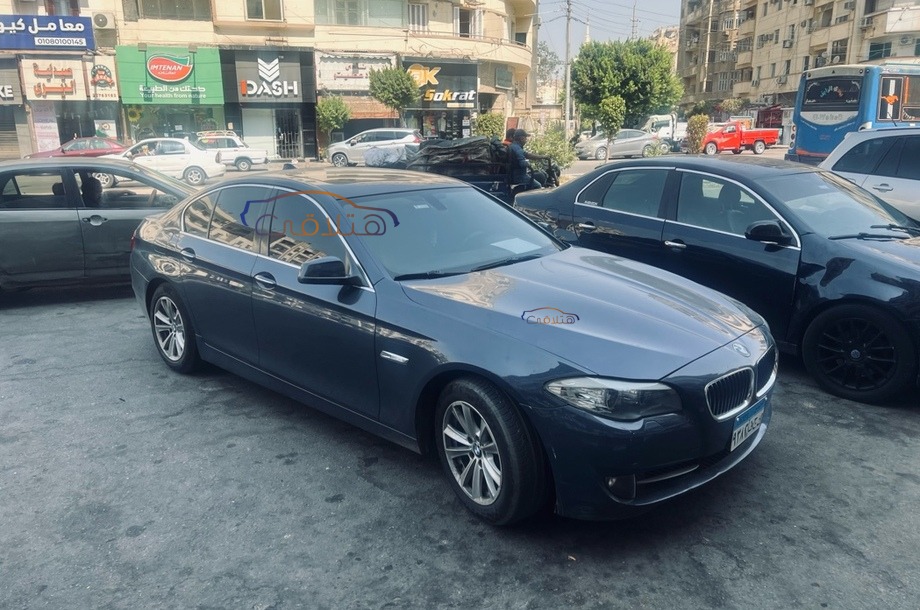 520 BMW Dark blue