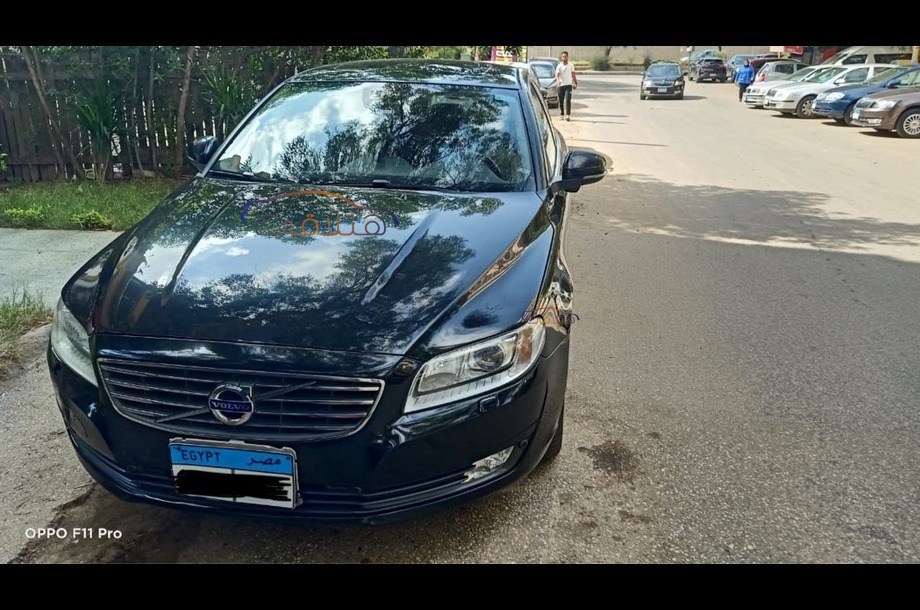 S80 Volvo أسود