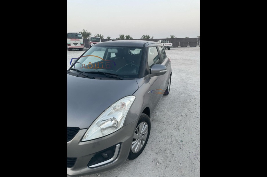 Swift Suzuki فضي