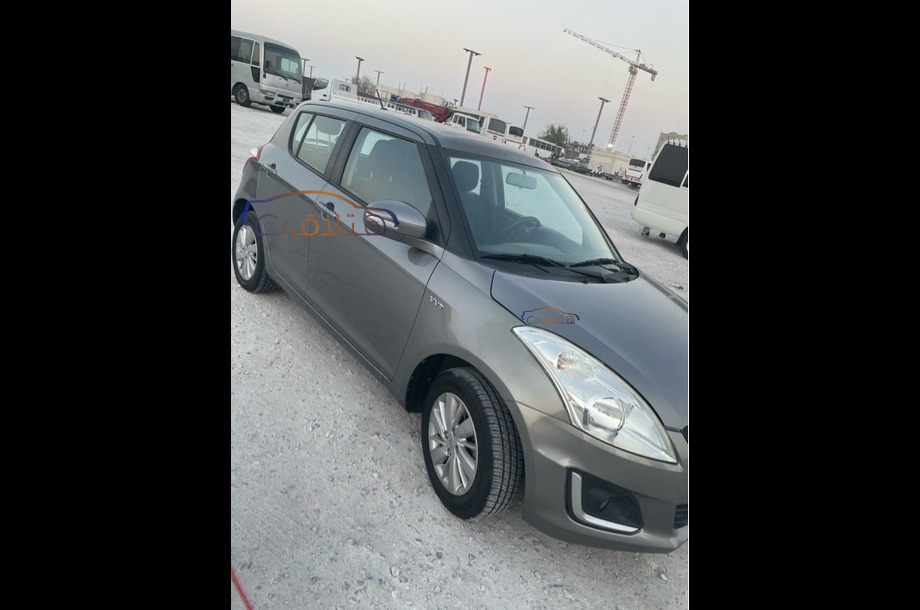 Swift Suzuki فضي