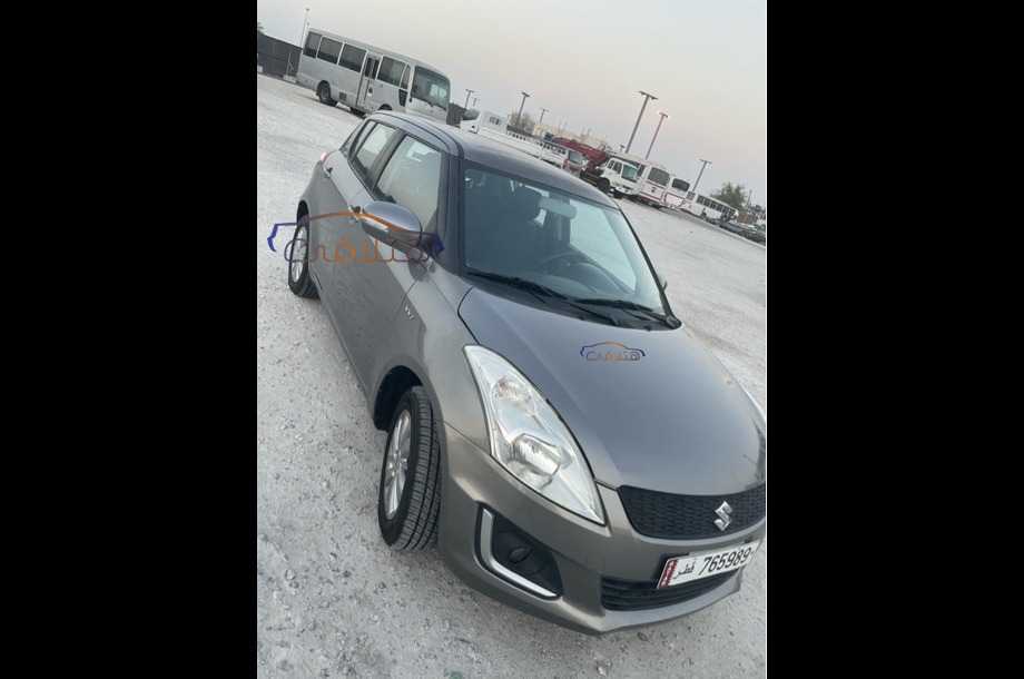 Swift Suzuki فضي