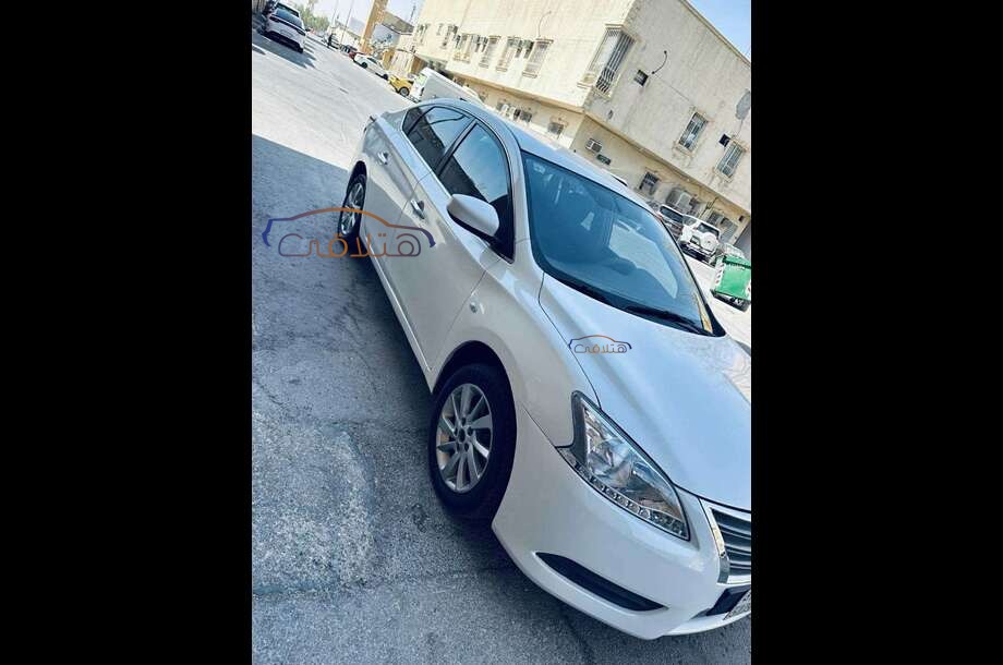 Sentra Nissan أبيض