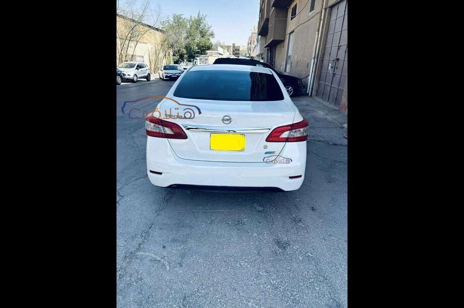 Sentra Nissan أبيض