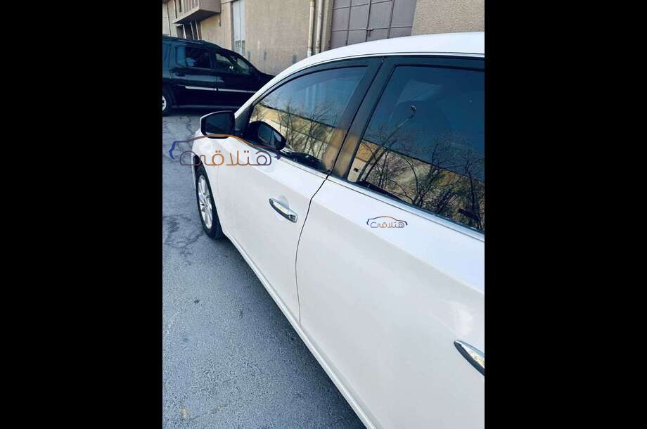 Sentra Nissan أبيض