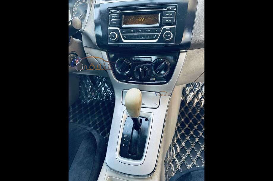Sentra Nissan أبيض
