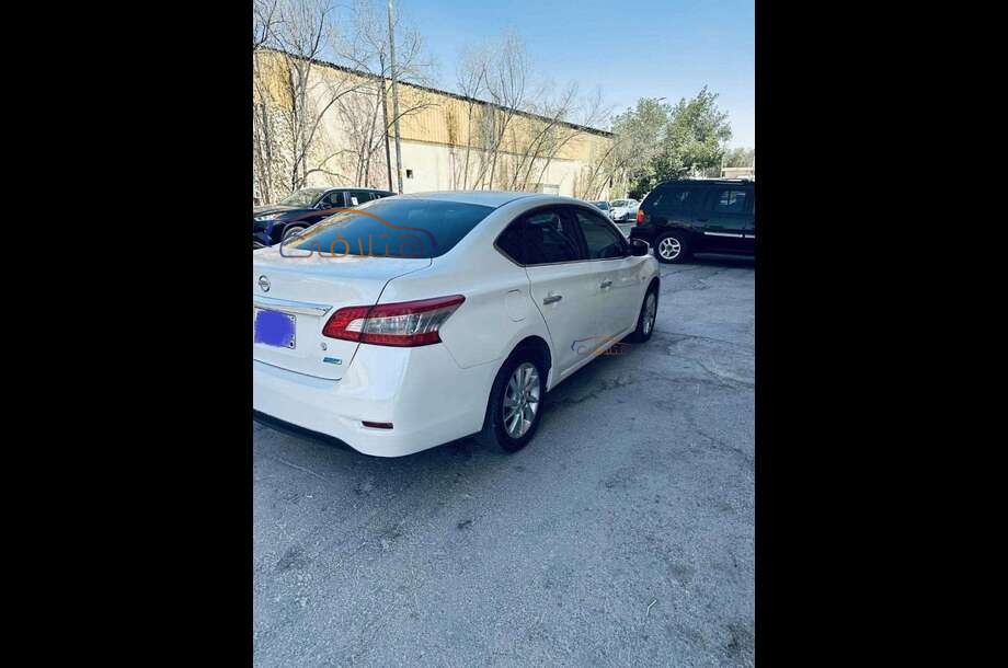 Sentra Nissan أبيض